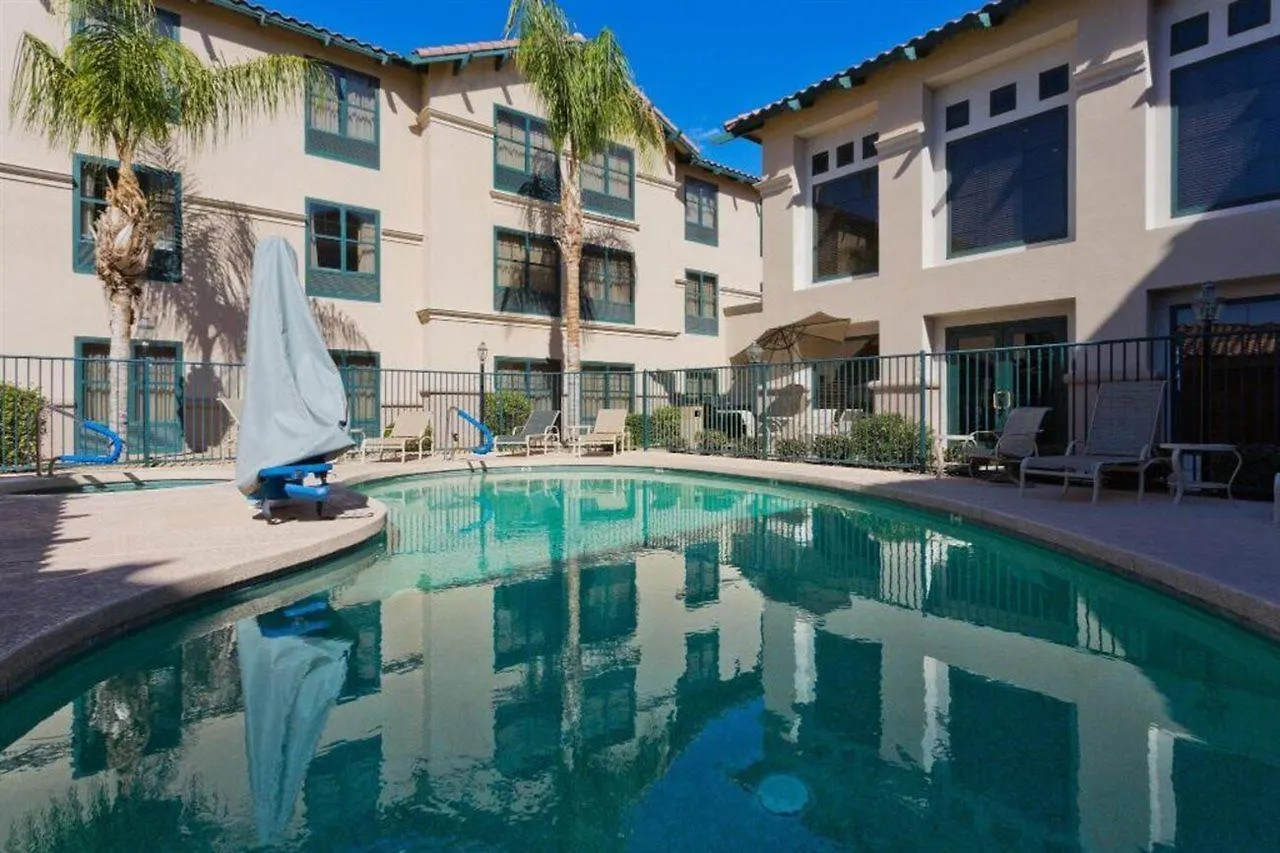 Hampton Inn & Suites Phoenix-Goodyear 3*, Goodyear